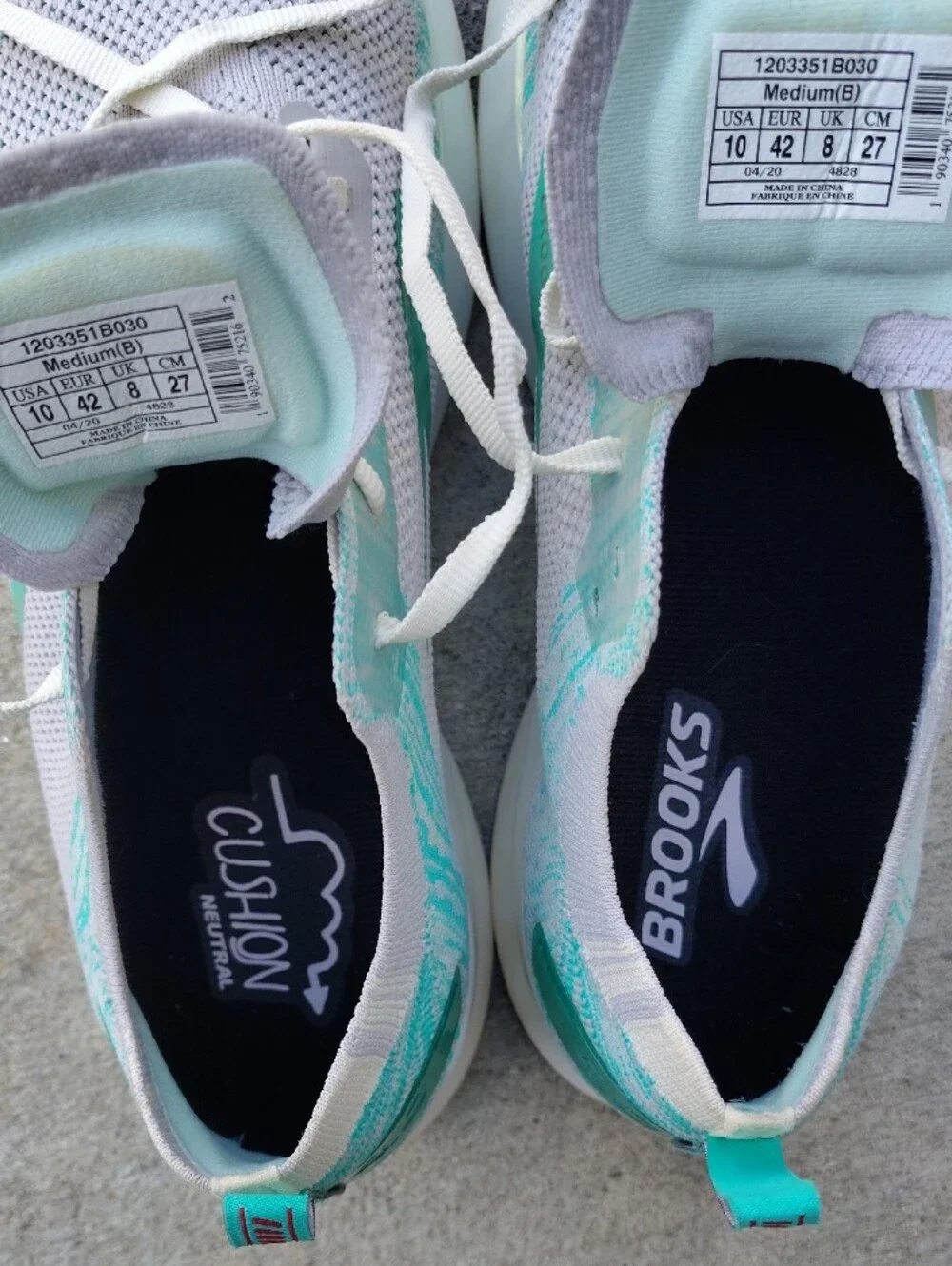 Brooks Levitate -Women's Athletic Sneakers in Teal and White